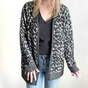 LA VIE Rebecca Taylor Jacquard Gray and Black Leopard Print Cardigan size M